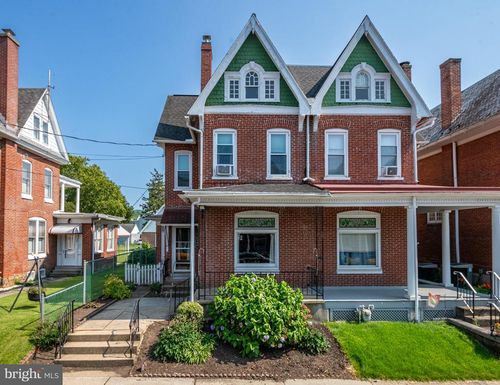 140 W Washington St, FLEETWOOD, PA, 19522-1218 | Card Image