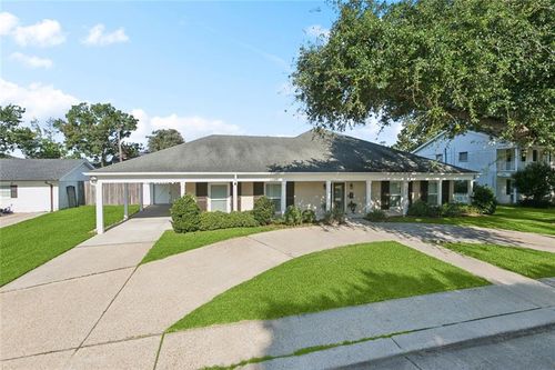 122 Imperial Woods Dr, Harahan, LA, 70123-4919 | Card Image