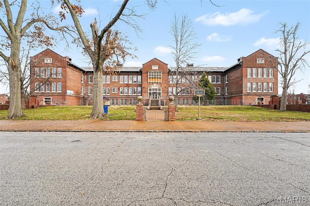 Commercial Sale in St Louis