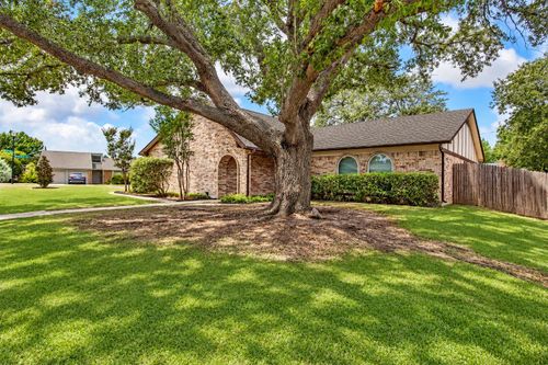 3824 Sugar Ridge Rd, Fort Worth, TX, 76133-6332 | Card Image