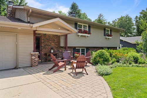 513 Wiswell Dr, Lake Geneva, WI, 53147 | Card Image