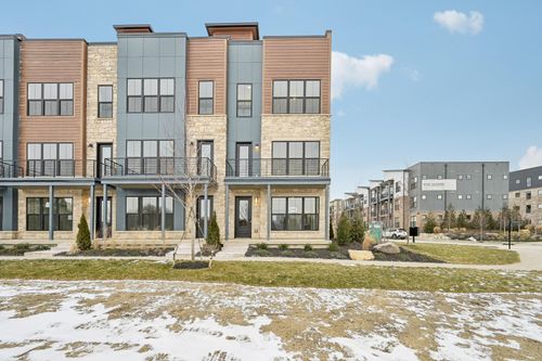 2248 Quarry Trails Dr, Columbus, OH, 43228-8970 | Card Image