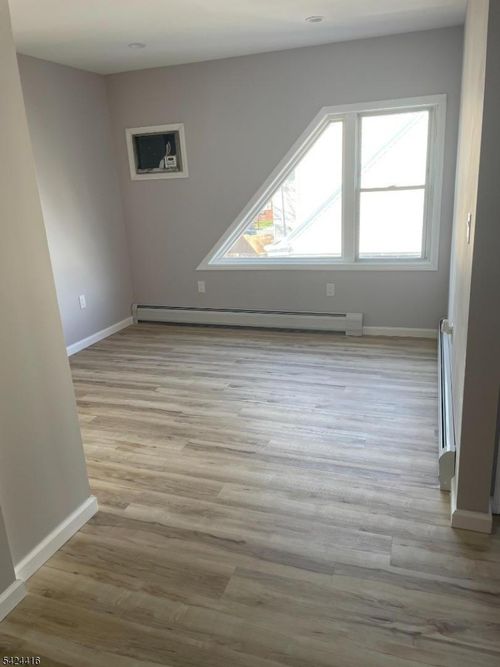 2-454 E 31st St, Paterson, NJ, 07504-2115 | Card Image