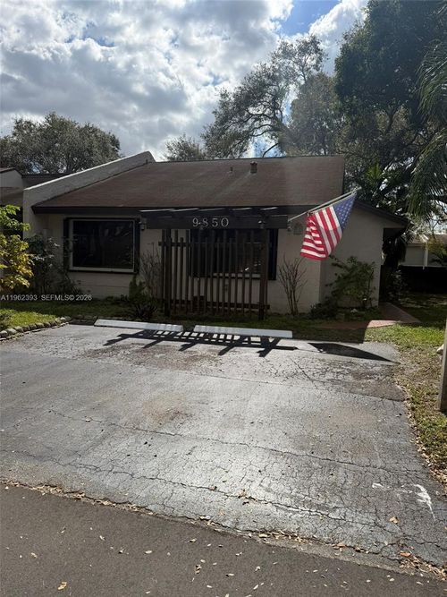 9850-9850 15th Ct, Pembroke Pines, FL, 33024-4471 | Card Image