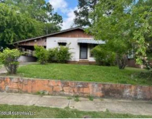 910 Summit St, McComb, MS, 39648-3154 | Card Image
