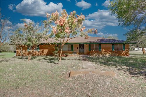 620 W Nelson Ave, Aransas Pass, TX, 78336-3424 | Card Image