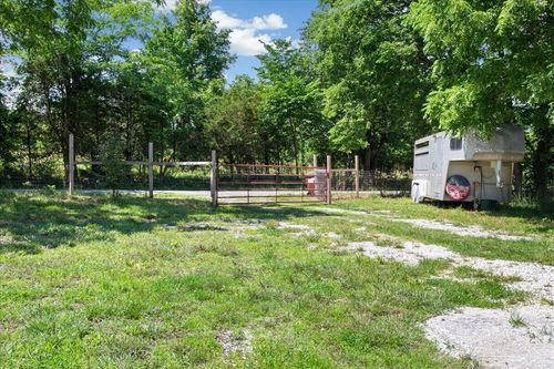 2073 E 515th Rd, Half Way, MO, 65663-9255 | Card Image