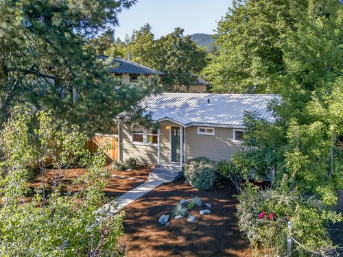 840 B St, Ashland, OR, 97520-2396 | Card Image