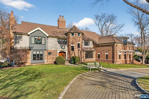 54 Hamilton Dr E, North Caldwell, NJ, 07006-4629 | Card Image