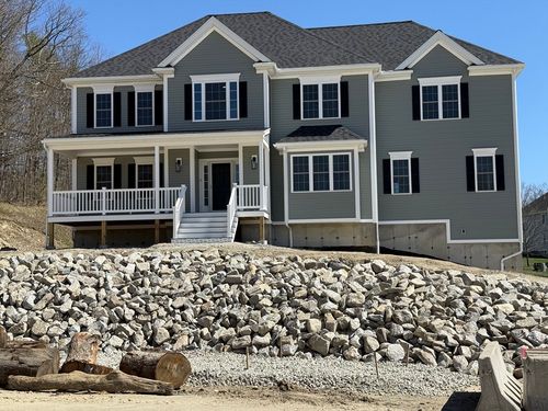 2 Clover Glen Circle, Shrewsbury, MA, 01545 | Card Image