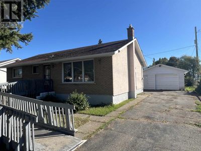 720 James St S, Home with 4 bedrooms, 1 bathrooms and null parking in Thunder Bay ON | Image 2