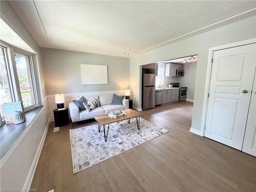 26 Grandfield St, Hamilton, ON, L8T2H2 | Card Image