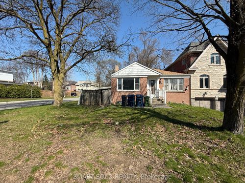 204 Cameron Avenue, North York, ON, M2N1E5 | Card Image