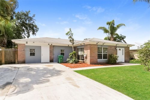 438 Se Streamlet Ave, Port St. Lucie, FL, 34983-4538 | Card Image