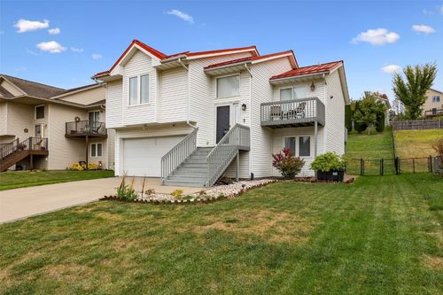 1731 Parkway Dr, Coralville, IA, 52241-2747 | Card Image