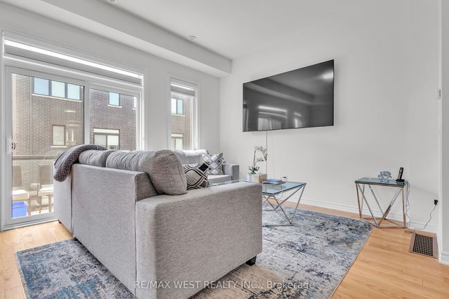 15 Quilico Rd, House attached with 5 bedrooms, 3 bathrooms and 1 parking in Vaughan ON | Image 9