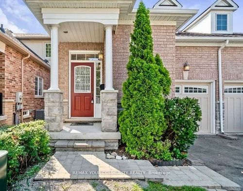 67-635 Tapestry Lane, Newmarket, ON, L3X3C8 | Card Image