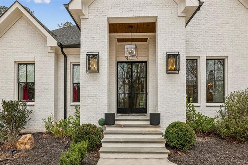 6055 Riverside Dr, Sandy Springs, GA, 30328-3619 | Card Image