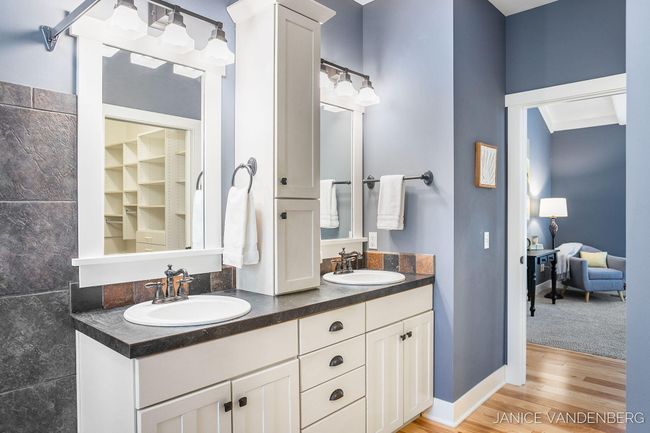 44-web-or-mls-3022-jamesway-ave | Image 31