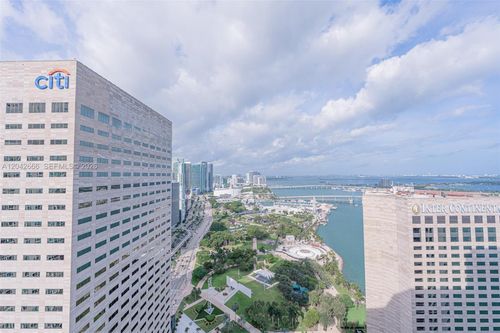4222-325 S Biscayne Blvd, Miami, FL, 33131-2306 | Card Image