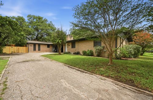 a-8910 Little Walnut Pkwy, Austin, TX, 78758-6747 | Card Image