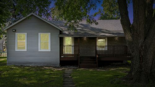 306 E Martin St, Forrest, IL, 61741-9512 | Card Image