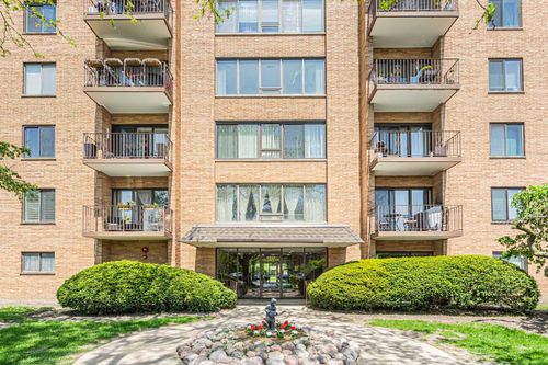 unit-308-1747 Crystal Ln, Mount Prospect, IL, 60056-5440 | Card Image