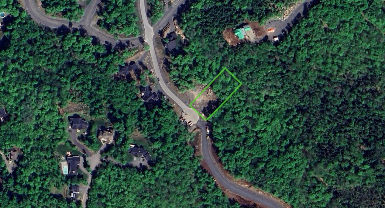 Land in Saint-Sauveur