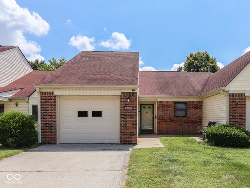 15-6407 Friendship Cir, Indianapolis, IN, 46268-4021 | Card Image