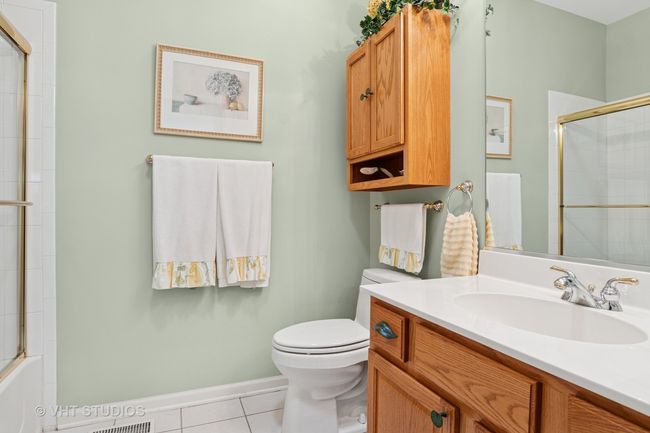 21513 W Douglas Ln, Condo with 3 bedrooms, 2 bathrooms and 2 parking in Plainfield IL | Image 16