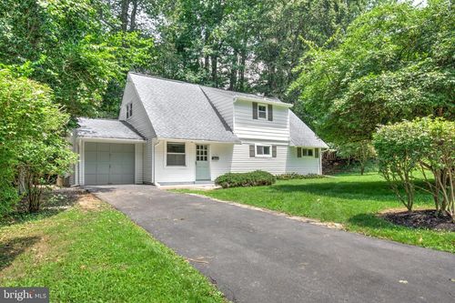 8407 Hull Dr, GLENSIDE, PA, 19038-7515 | Card Image
