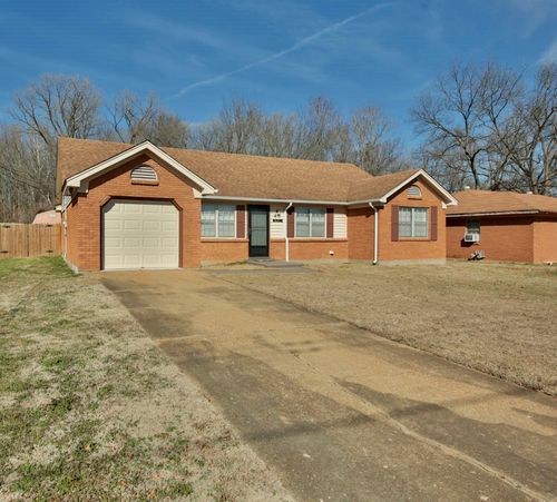 1820 W Holmes Rd, Memphis, TN, 38109-6066 | Card Image