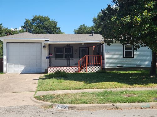 722 Ne 22nd St, Grand Prairie, TX, 75050-4001 | Card Image