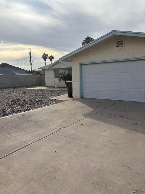3074 S Del Mar Ave, Yuma, AZ, 85364-8216 | Card Image