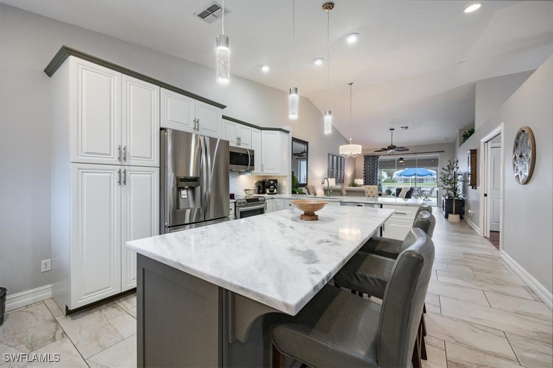 Stacil Cir, Naples, FL 34109