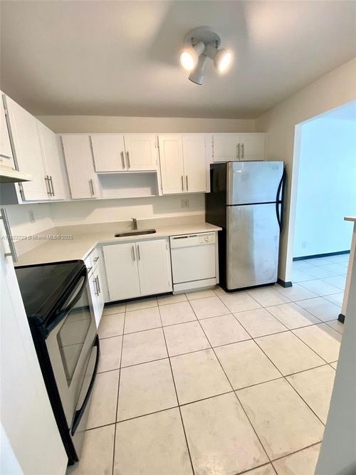 apt-211-2781 Taft St, Hollywood, FL, 33020-2954 | Card Image