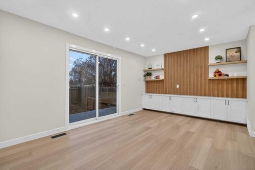 25-6100 4 Ave Ne, Calgary, AB, T2A5Z8 | Card Image