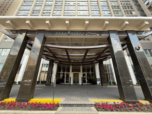 apt-2410-655 Irving Park Rd, Chicago, IL, 60613-3185 | Card Image