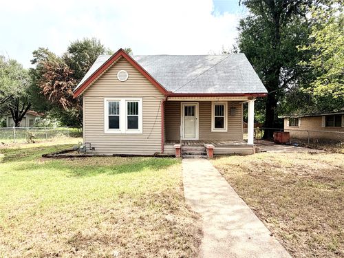 702 E 18th Street, Cameron, TX, 76520 | Card Image