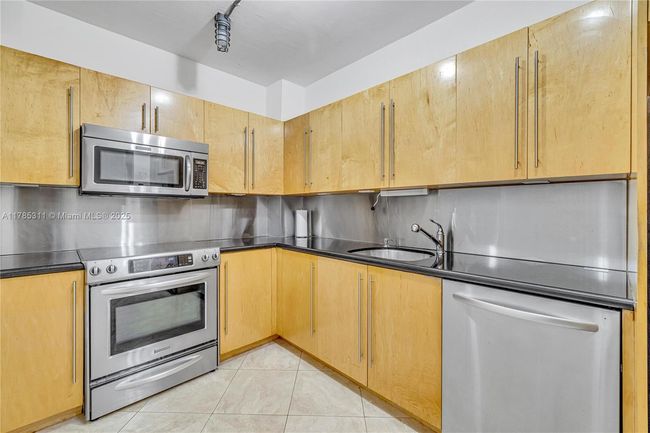 APT-624 - 90 Edgewater Dr, Condo with 2 bedrooms, 3 bathrooms and null parking in Coral Gables FL | Image 17