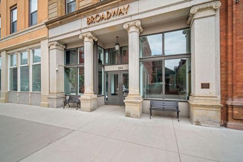 516-234 N Broadway, Milwaukee, WI, 53202 | Card Image