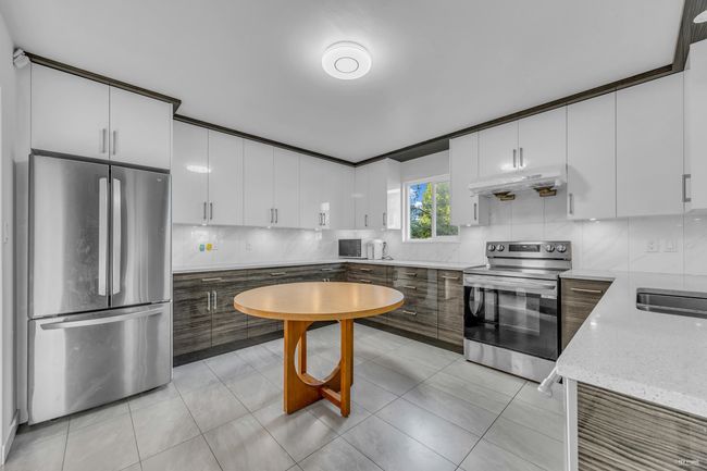 9942 Semiahmoo Rd, House other with 6 bedrooms, 3 bathrooms and 5 parking in Surrey BC | Image 4