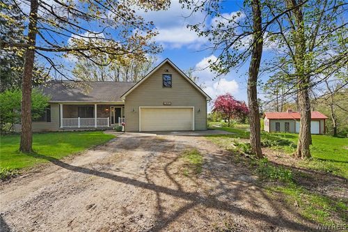 86 Little Lake Rd, Alden, NY, 14004-9203 | Card Image