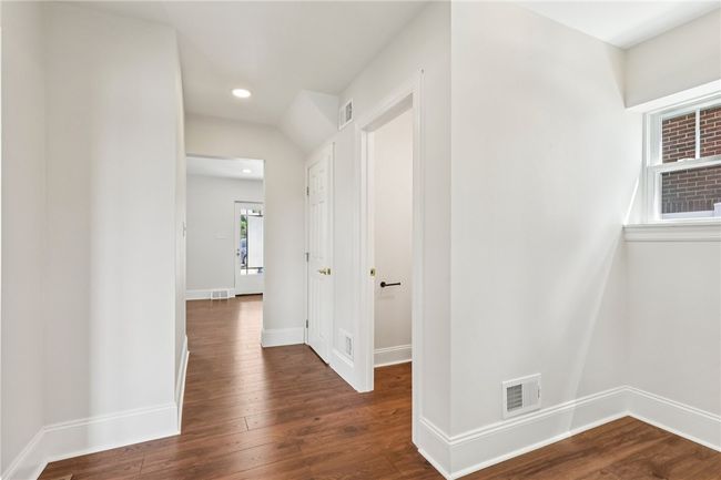 Dining/Hallway | Image 14