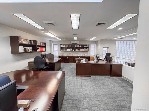 b-516 W 112th St, New York, NY, 10025-1705 | Card Image