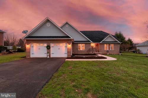 171 Saint Andrews Dr, CHARLES TOWN, WV, 25414-5239 | Card Image