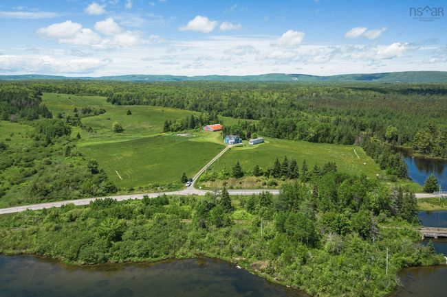 10353 Marble Mountain Rd, House other with 4 bedrooms, 2 bathrooms and 4 parking in Orangedale NS | Image 37