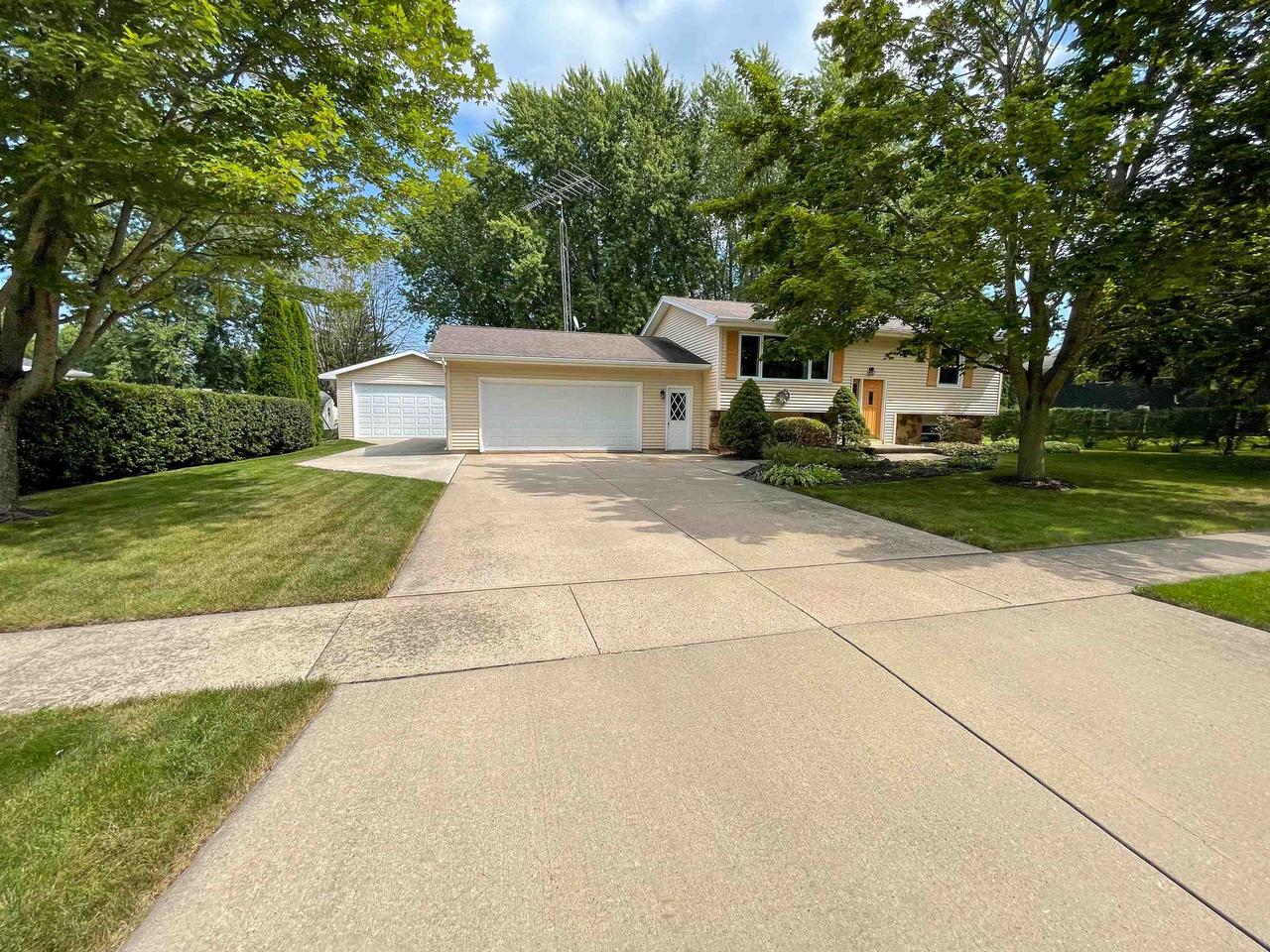 302 Woodside Street, For Sale in ROSENDALE Zoocasa