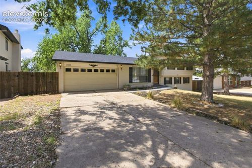 2555 Roundtop Dr, Colorado Springs, CO, 80918-1540 | Card Image