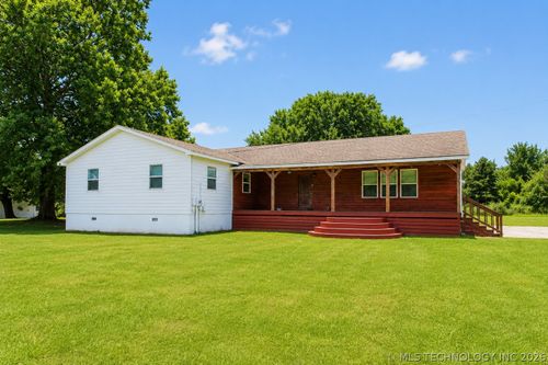 233 S Curtis St, Nowata, OK, 74048-4667 | Card Image